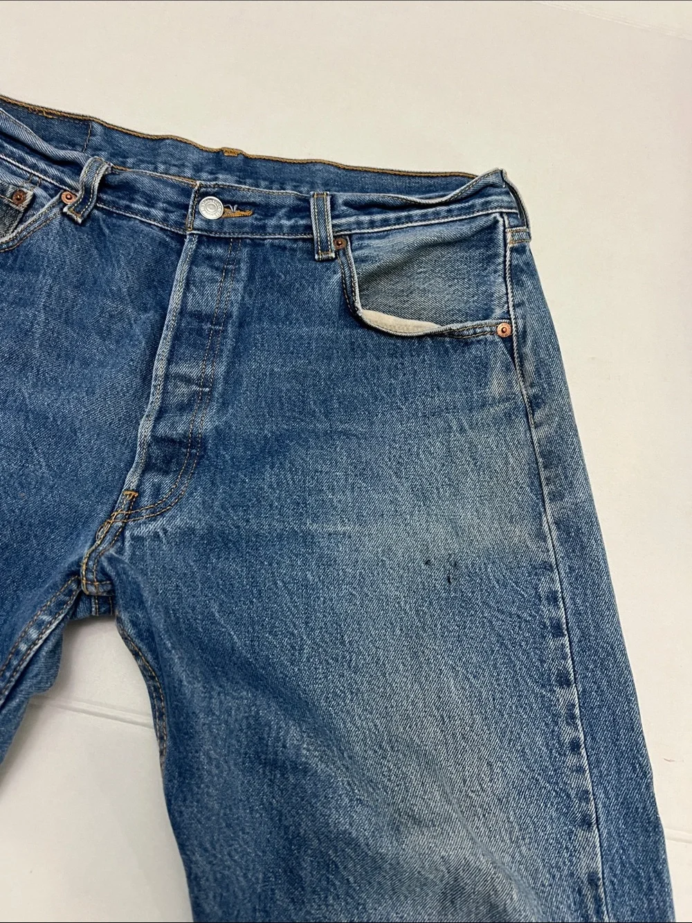 Levi's 501 Original Fit Jeans VTG mid Y2K Men's Medium Wash Distressed Grange